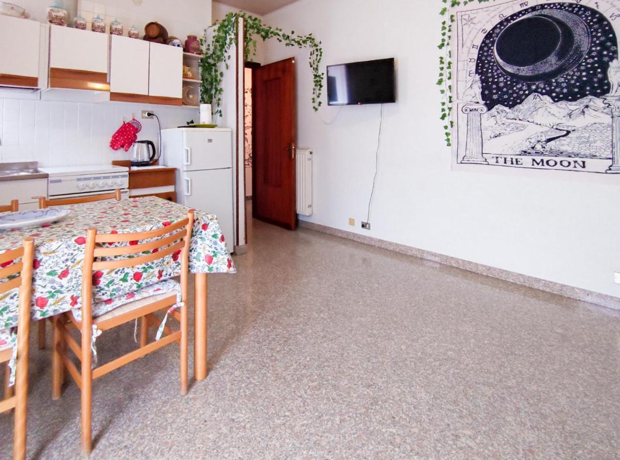 Casa Della Luna - By Ligooria Apartment